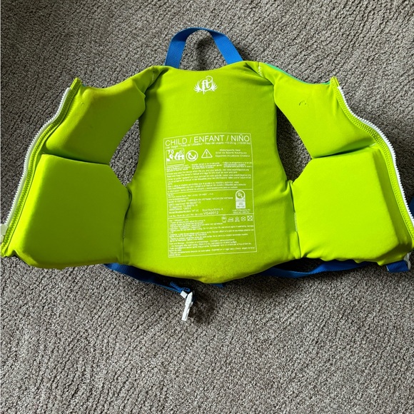 Child Full Throttle Rapid Dry Life Jacket
(33-55 Ibs) - Picture 3 of 7